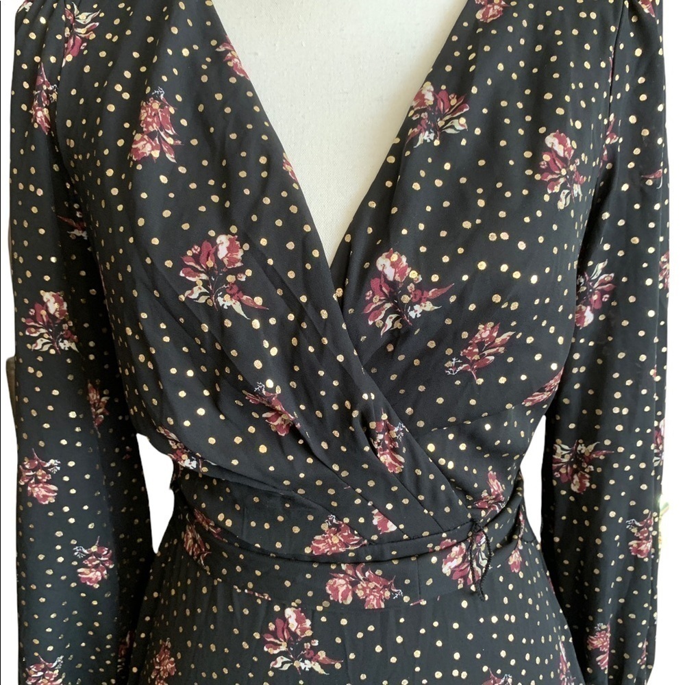 Women’s NY collection petite PXS dress. Black, gold with maroon flowers. - Picture 2 of 8
